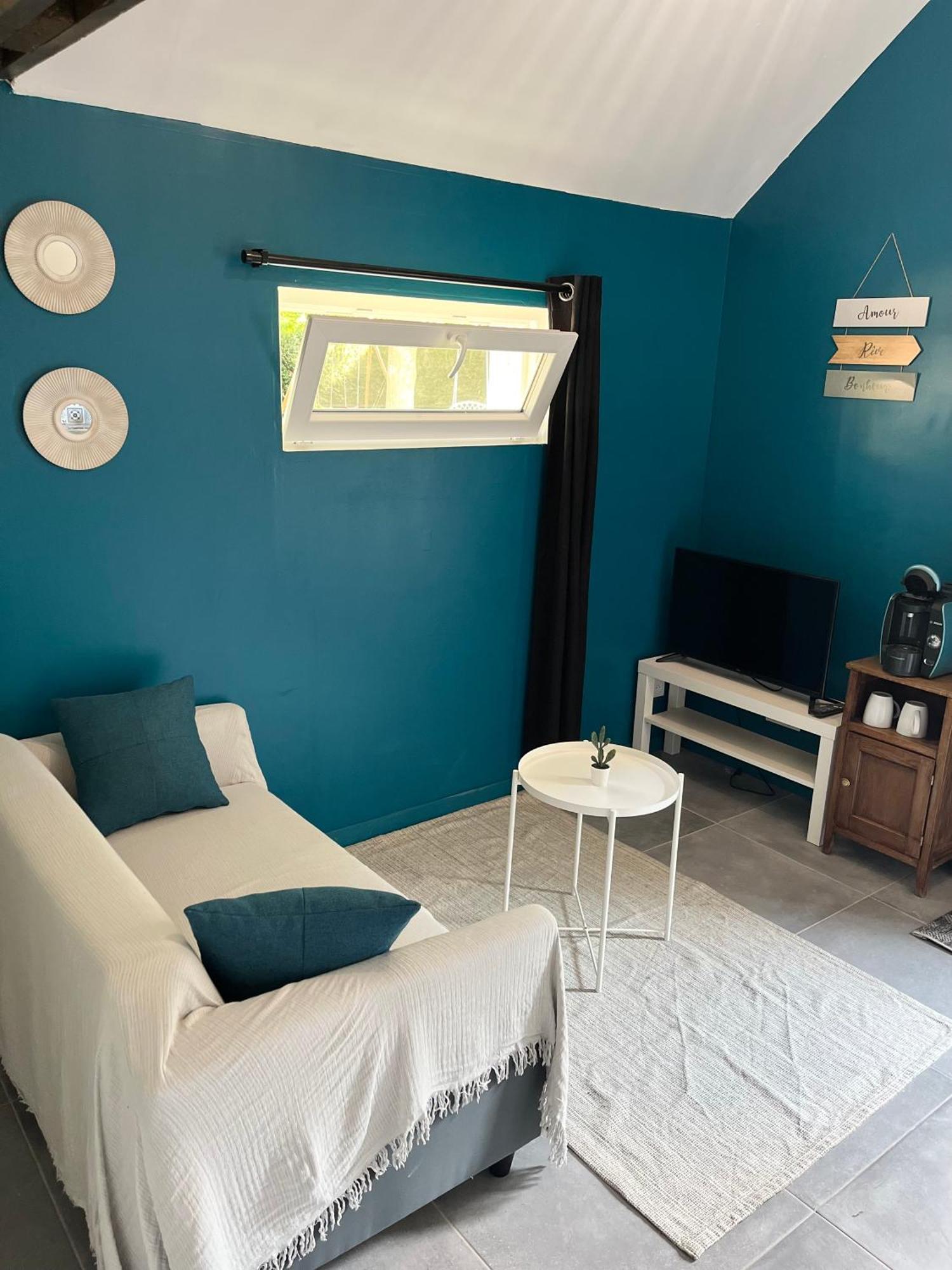 Studio Avec Grand Jardin + Parking Seraincourt Экстерьер фото